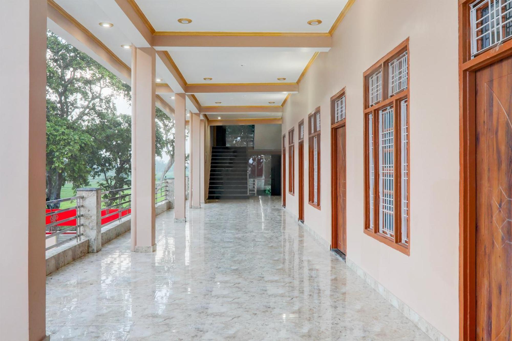 Hotel O Kashvi Hotel Sitapur  Экстерьер фото